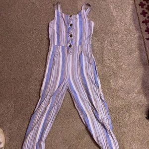 I’m selling a jumpsuit and the back is to die for!